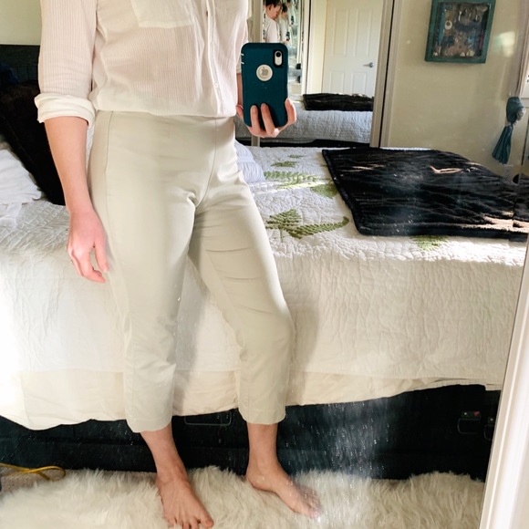 ⭐️2/$20 GAP Midrise Capri’s - Picture 3 of 8